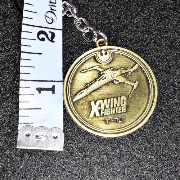 Star Wars X-Wing Fighter T-70 Alloy Metal Keychain New - Picture 2 of 3